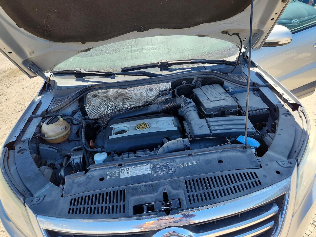 2010 Volkswagen Tiguan Se Silver vin: WVGBV7AX6AW523838