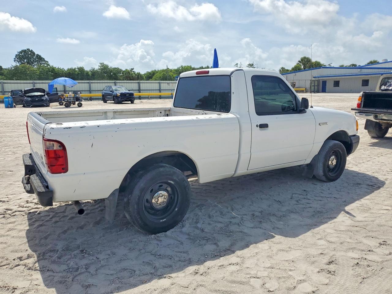 2003 Ford Ranger White vin: 1FTYR10D43PA13217