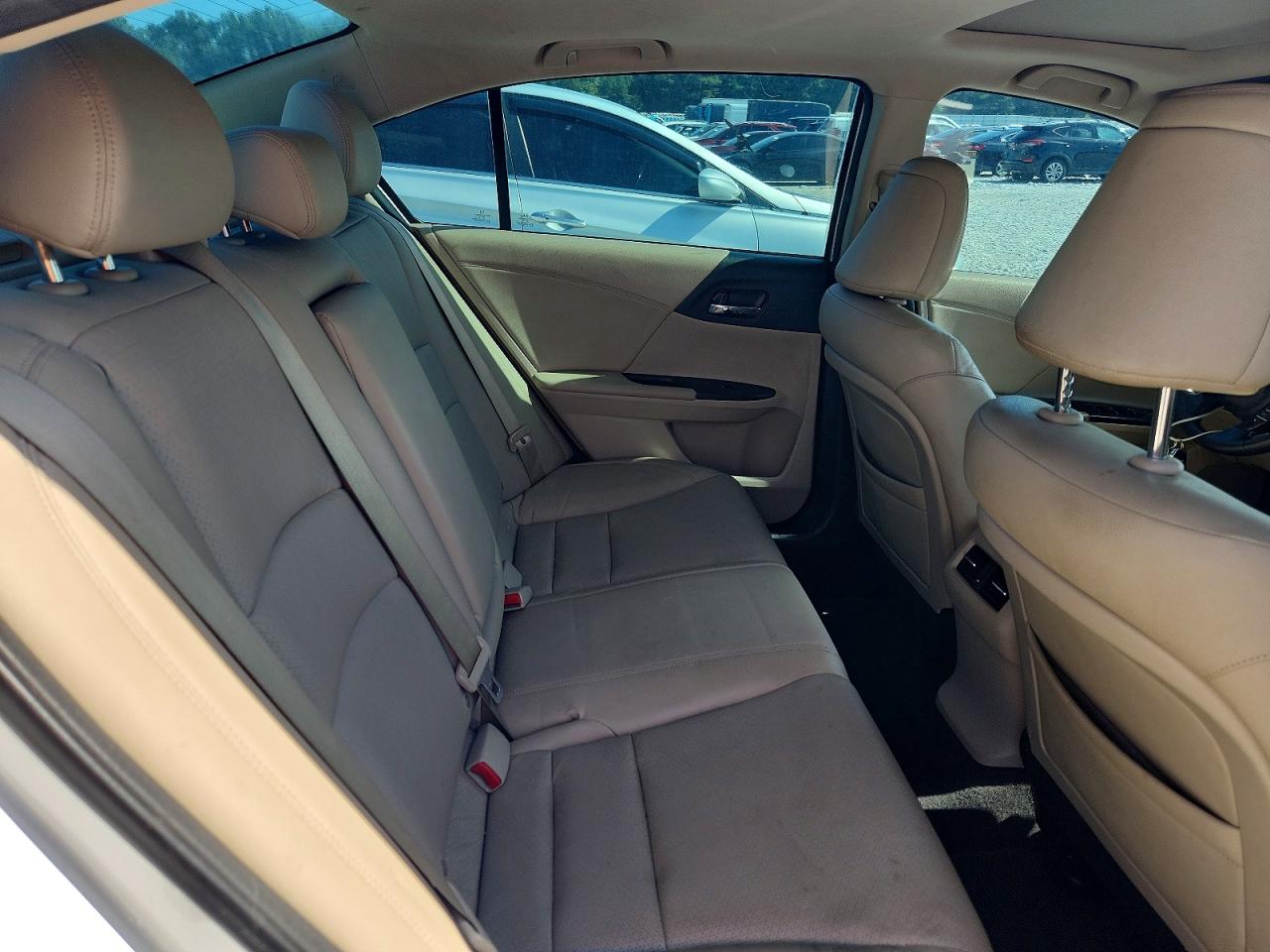 2013 Honda Accord Touring White vin: 1HGCR3F90DA040784