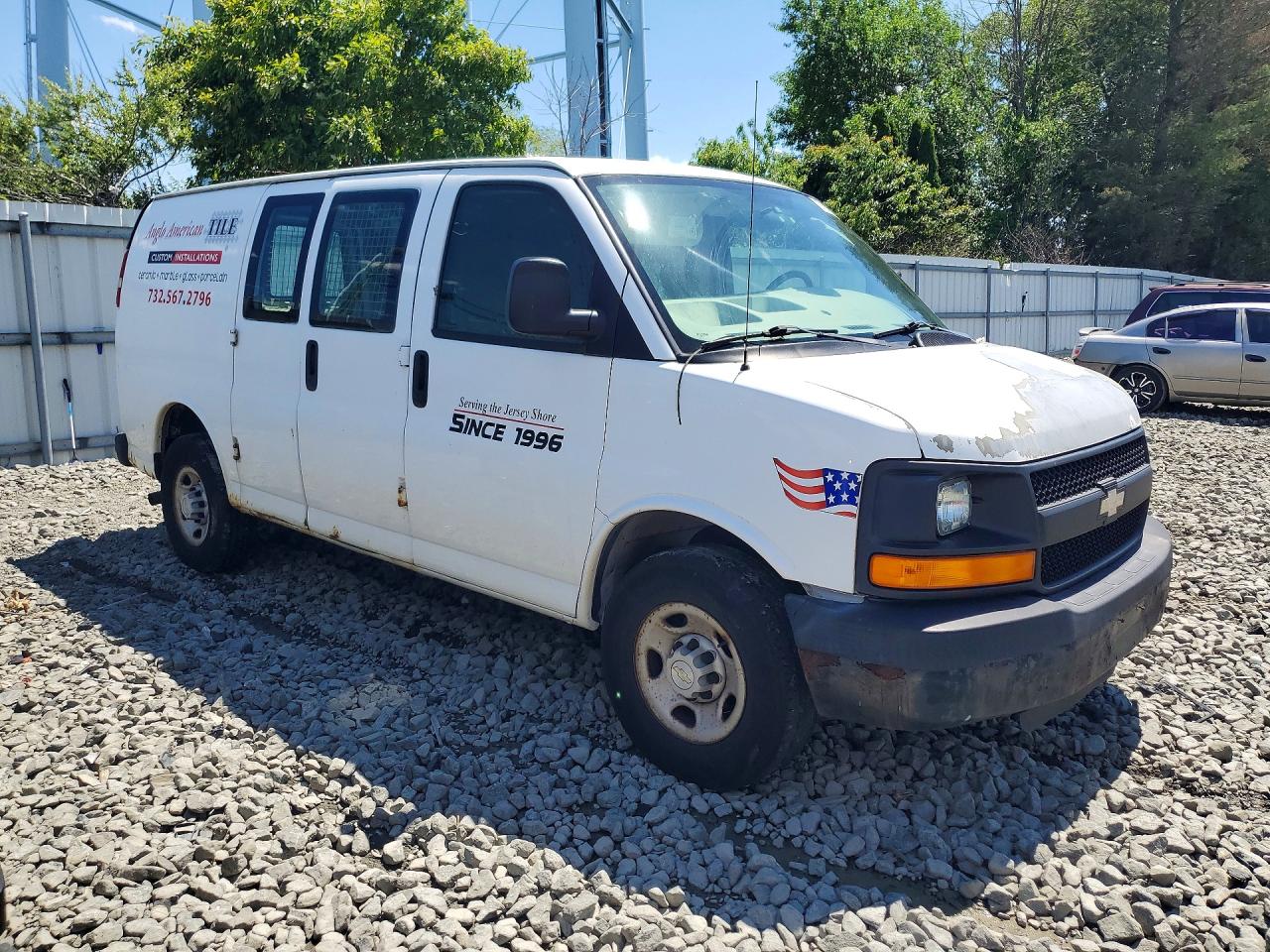2008 Chevrolet Express G2500 White vin: 1GCGG25C881167494