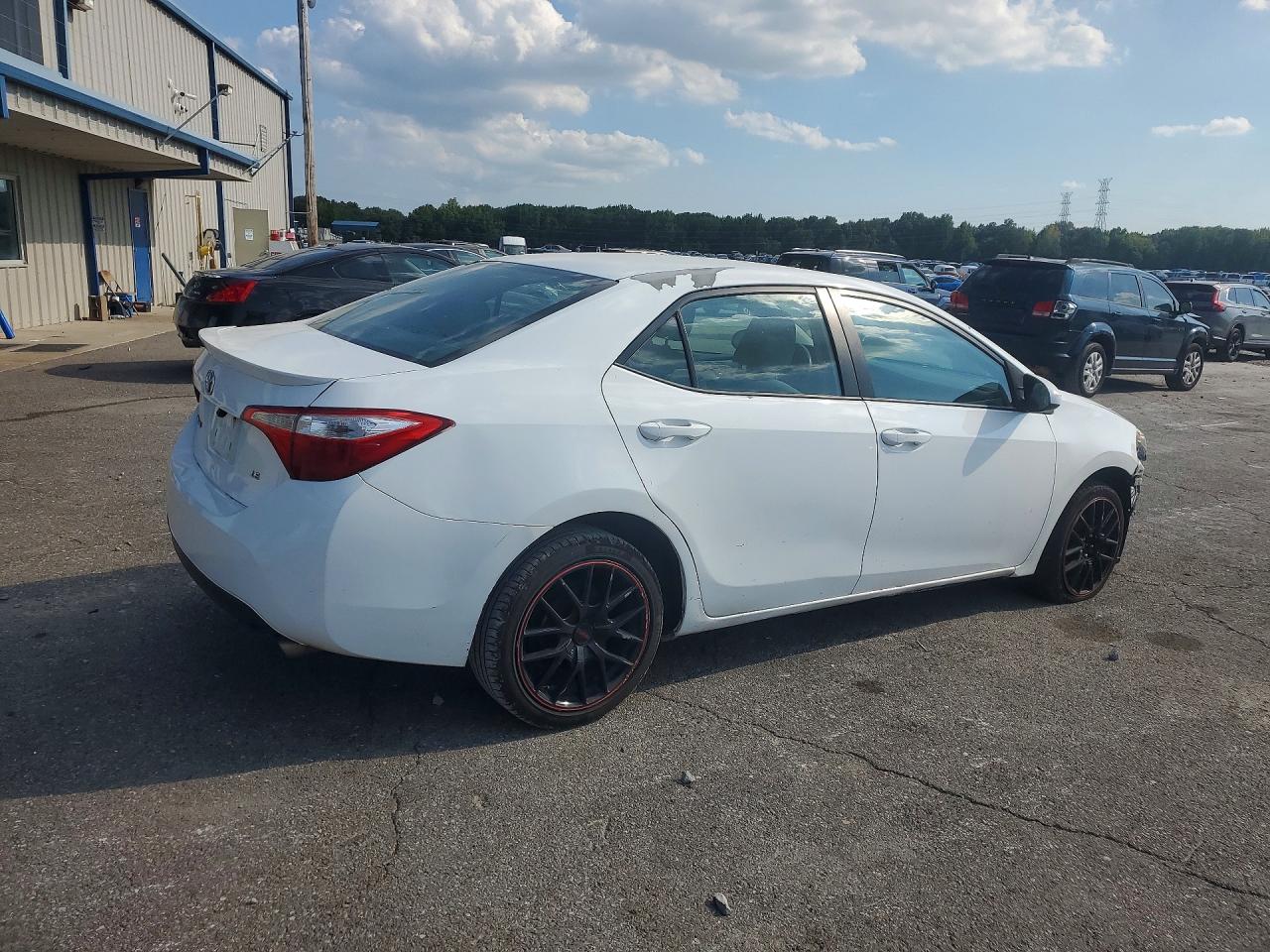 2015 Toyota Corolla Le Белый vin: 5YFBURHE8FP199511