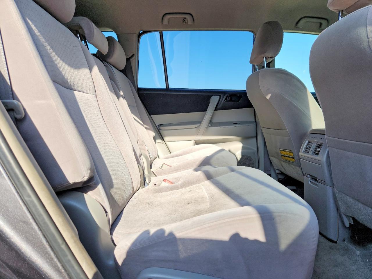 2008 Toyota Highlander Base Gray vin: JTEDS41A282005738