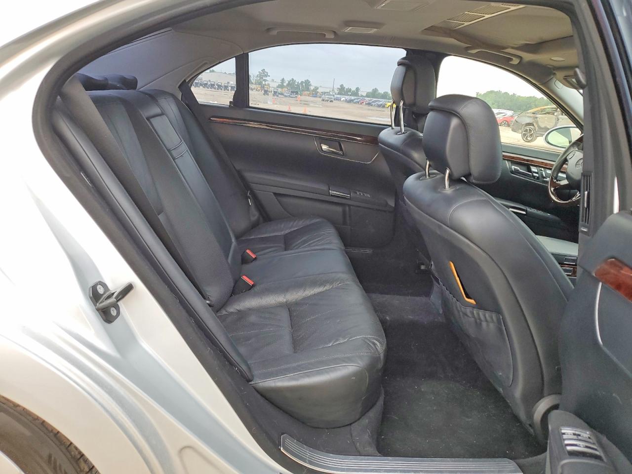 2007 Mercedes-benz S 550 Silver vin: WDDNG71XX7A143506