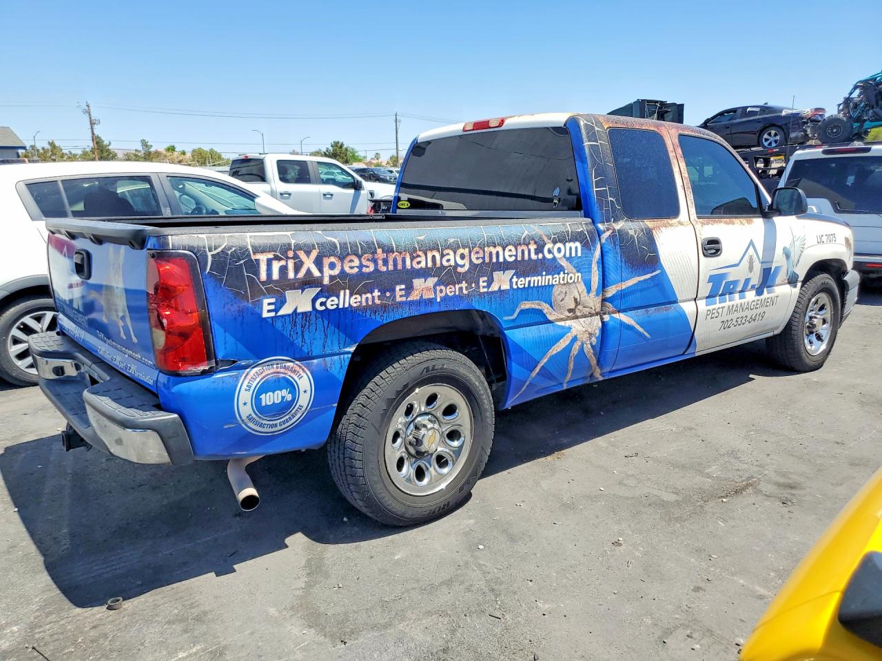 2005 Chevrolet Silverado C1500 Two Tone vin: 2GCEC19V051255454