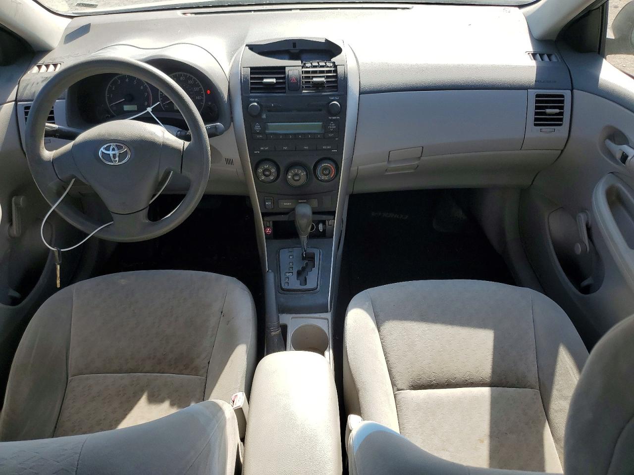 2009 Toyota Corolla Base Серебряный vin: JTDBL40E899044503