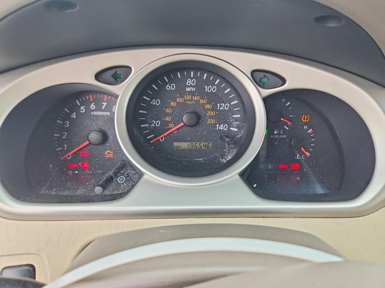 2004 Toyota Highlander Base Tan vin: JTEEP21A240059766