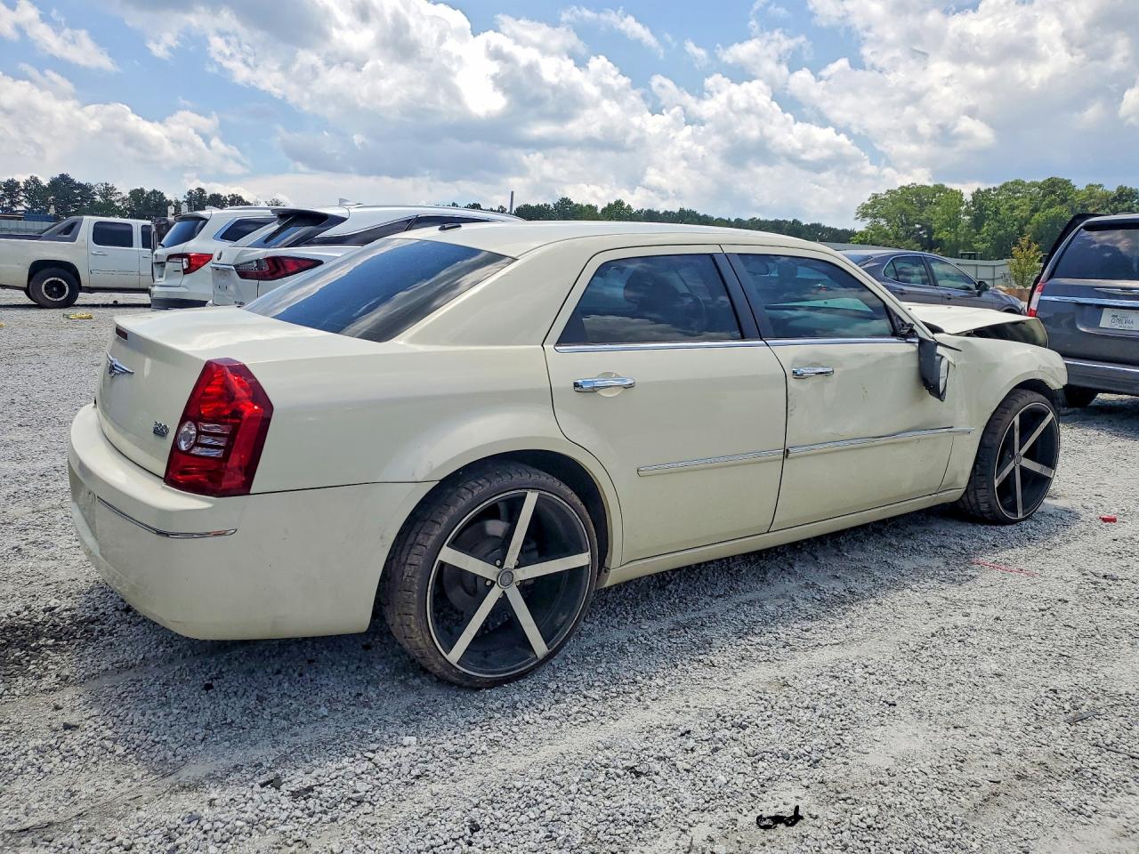 2010 Chrysler 300 Touring White vin: 2C3CA5CV9AH265970