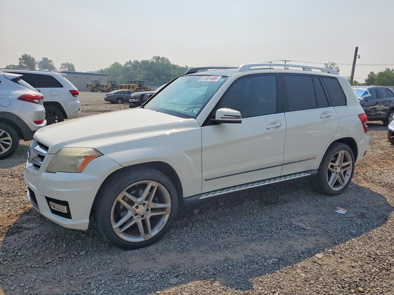 2011 Mercedes-benz Glk 350 White vin: WDCGG5GB2BF547554