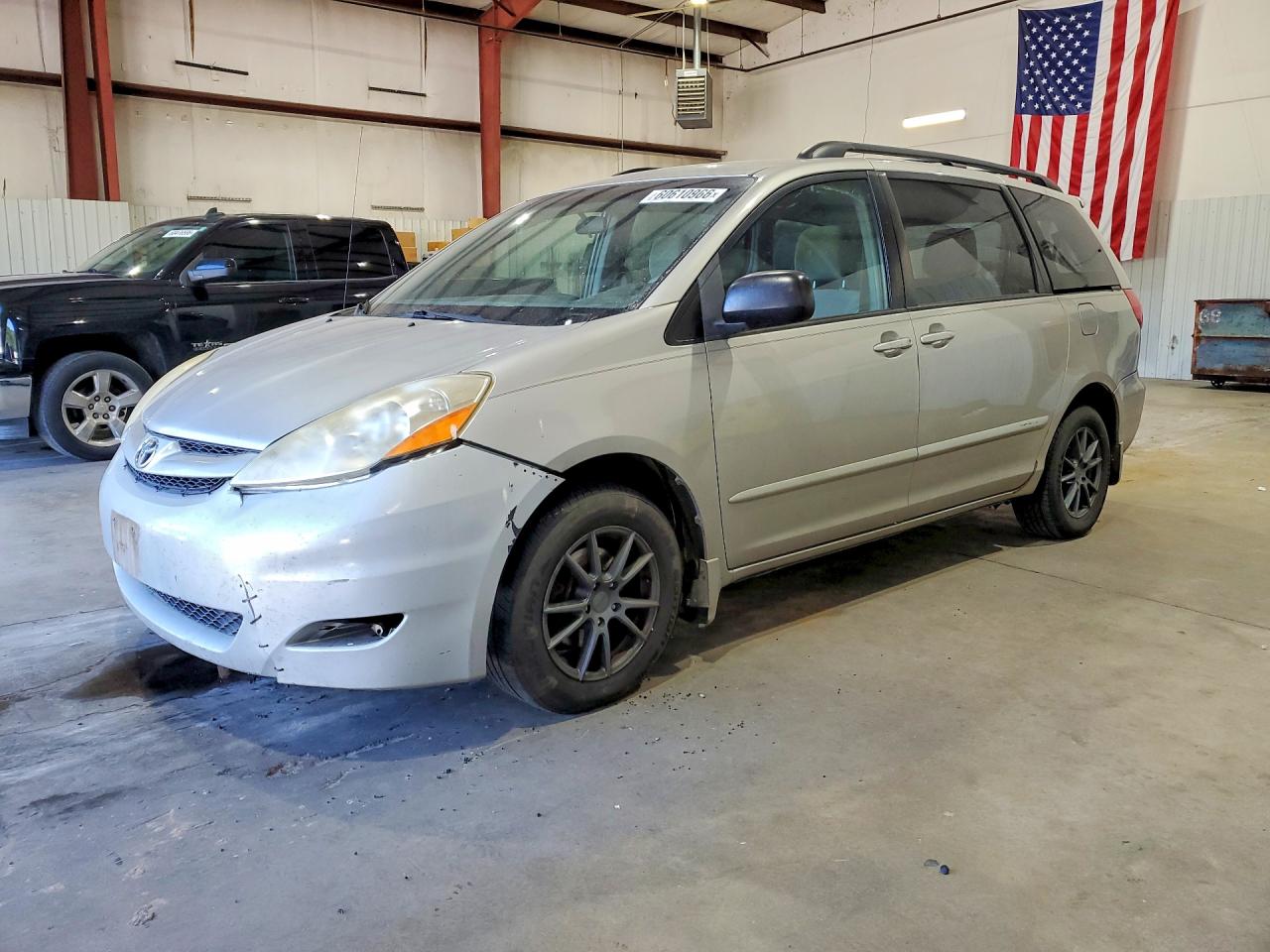 2009 Toyota Sienna Ce 8-passenger Silver vin: 5TDZK23C19S255706