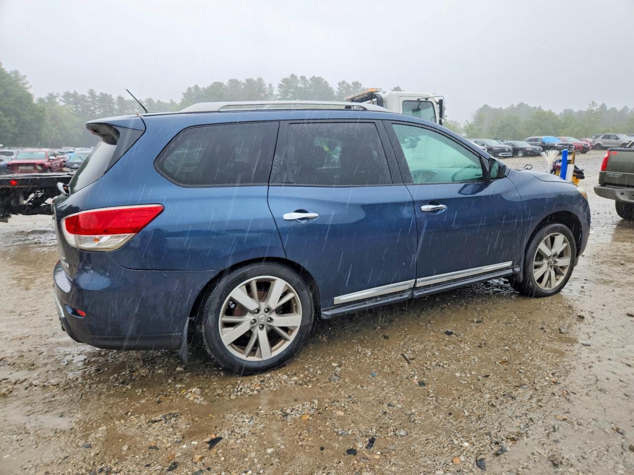 2013 Nissan Pathfinder S Blue vin: 5N1AR2MM5DC688354