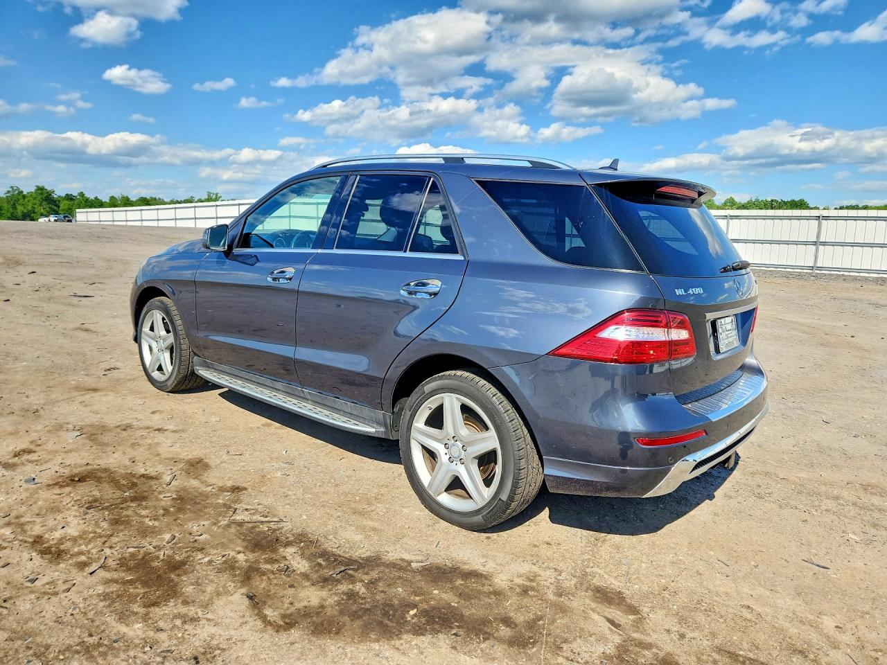 2015 Mercedes-benz Ml 400 4matic Серый vin: 4JGDA5GB2FA496534