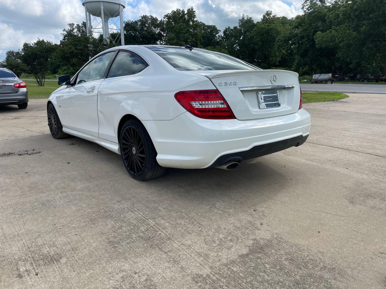 2014 Mercedes-benz C 250 White vin: WDDGJ4HB1EG211172