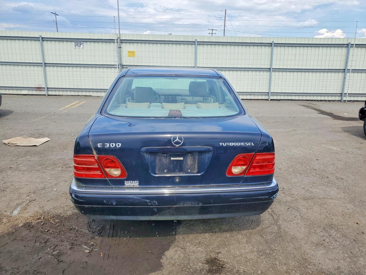 1998 Mercedes-benz E 300td Blue vin: WDBJF25F3WA581880