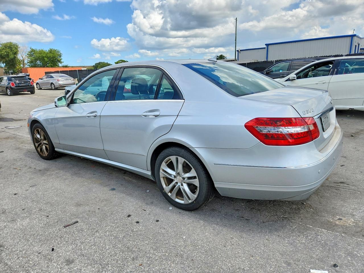 2010 Mercedes-benz E 350 4matic Серебряный vin: WDDHF8HB1AA113480