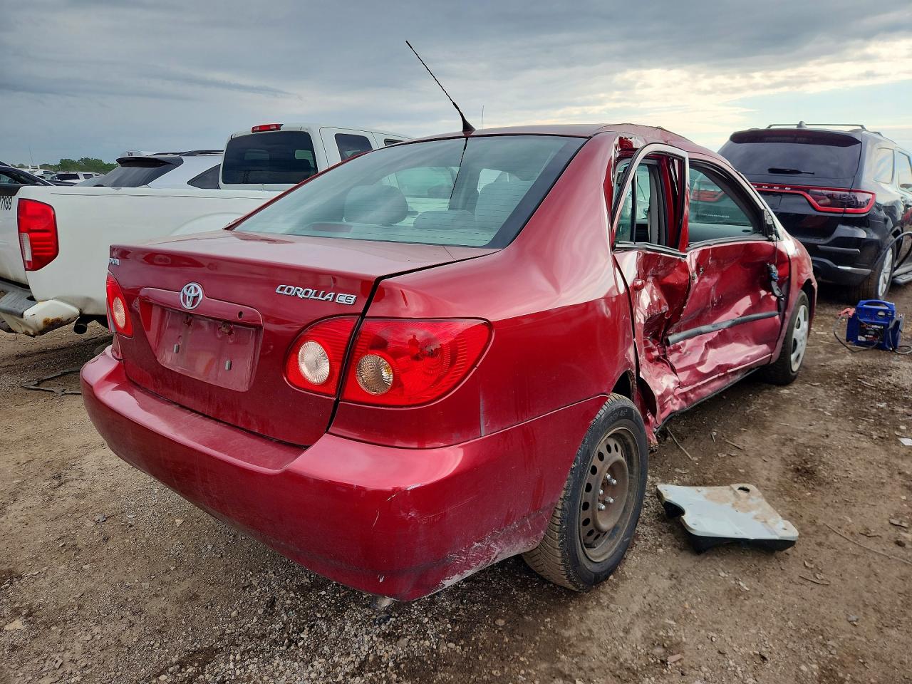2007 Toyota Corolla Ce Red vin: 1NXBR32E87Z764816