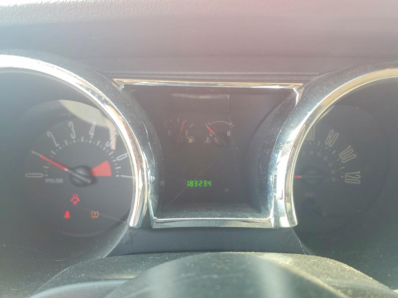 2007 Ford Mustang Red vin: 1ZVFT80N275255982
