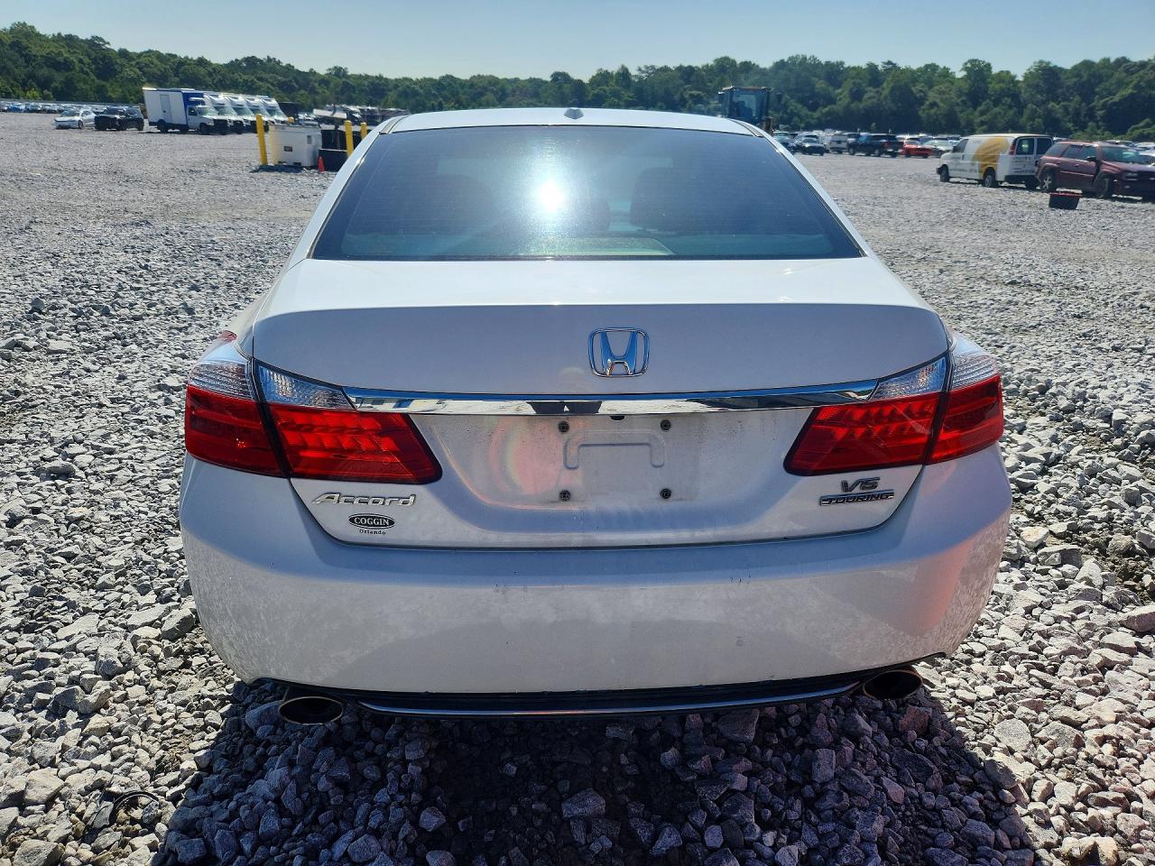 2013 Honda Accord Touring White vin: 1HGCR3F90DA040784