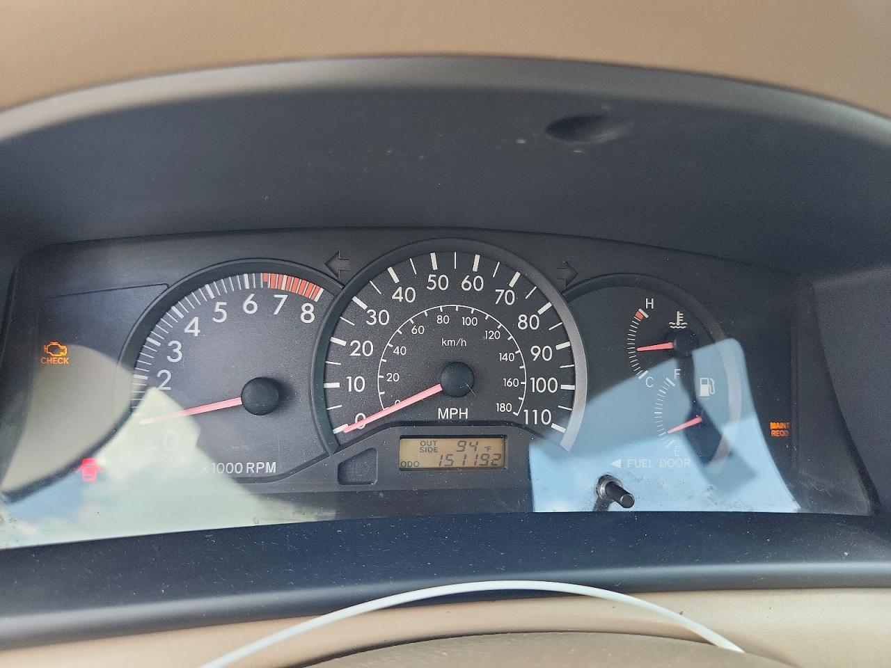 2005 Toyota Corolla Ce Red vin: 2T1BR32E65C455537