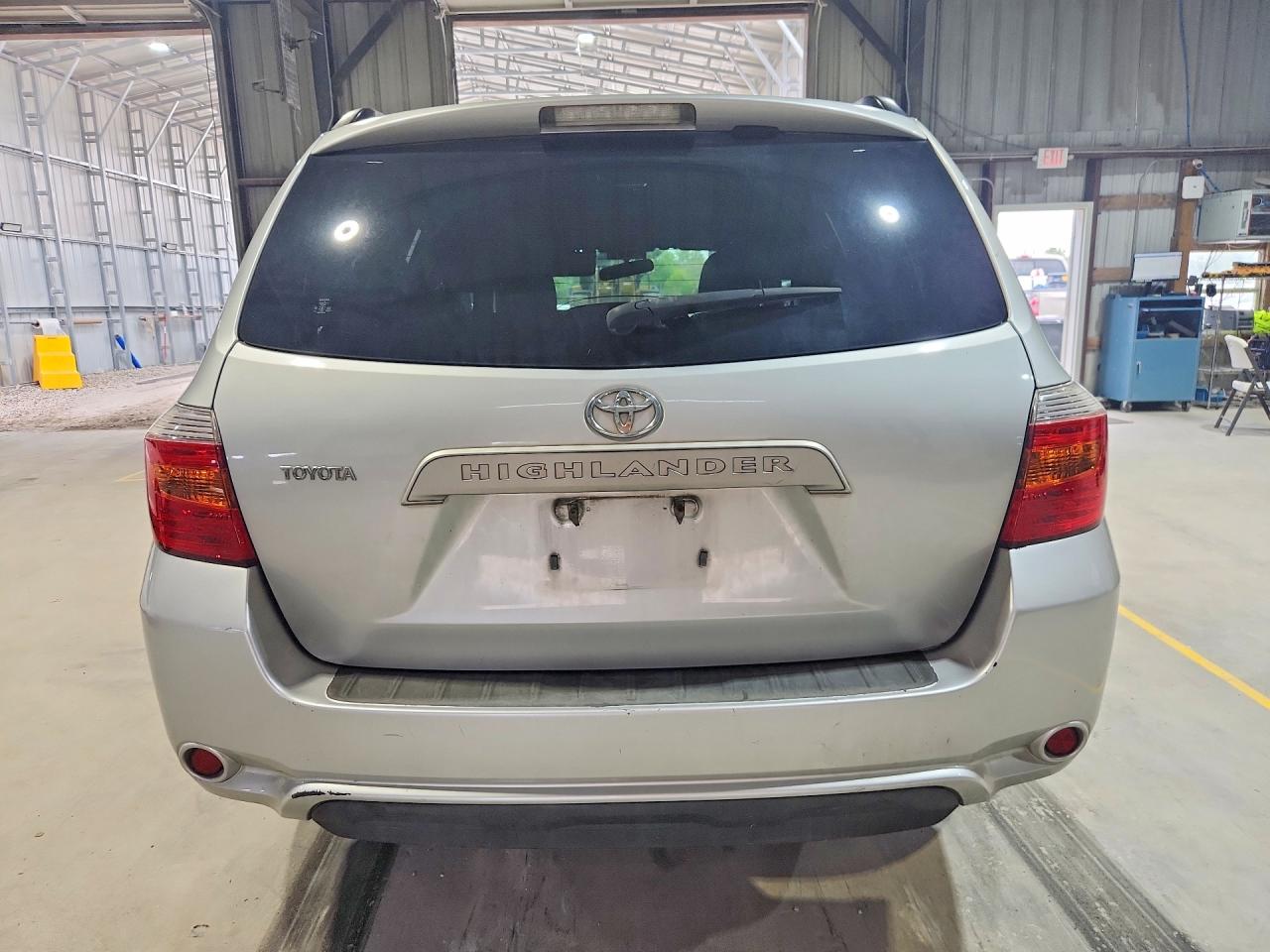 2009 Toyota Highlander Base Серебряный vin: JTEDA41A892002220