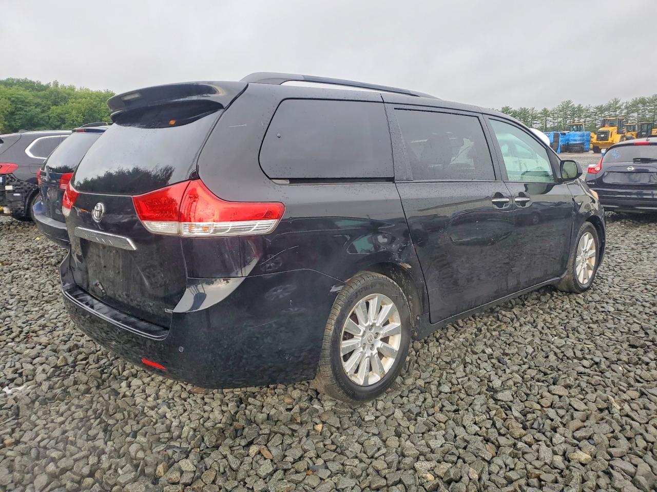 2011 Toyota Sienna Limited 7-passenger Черный vin: 5TDYK3DC1BS094389