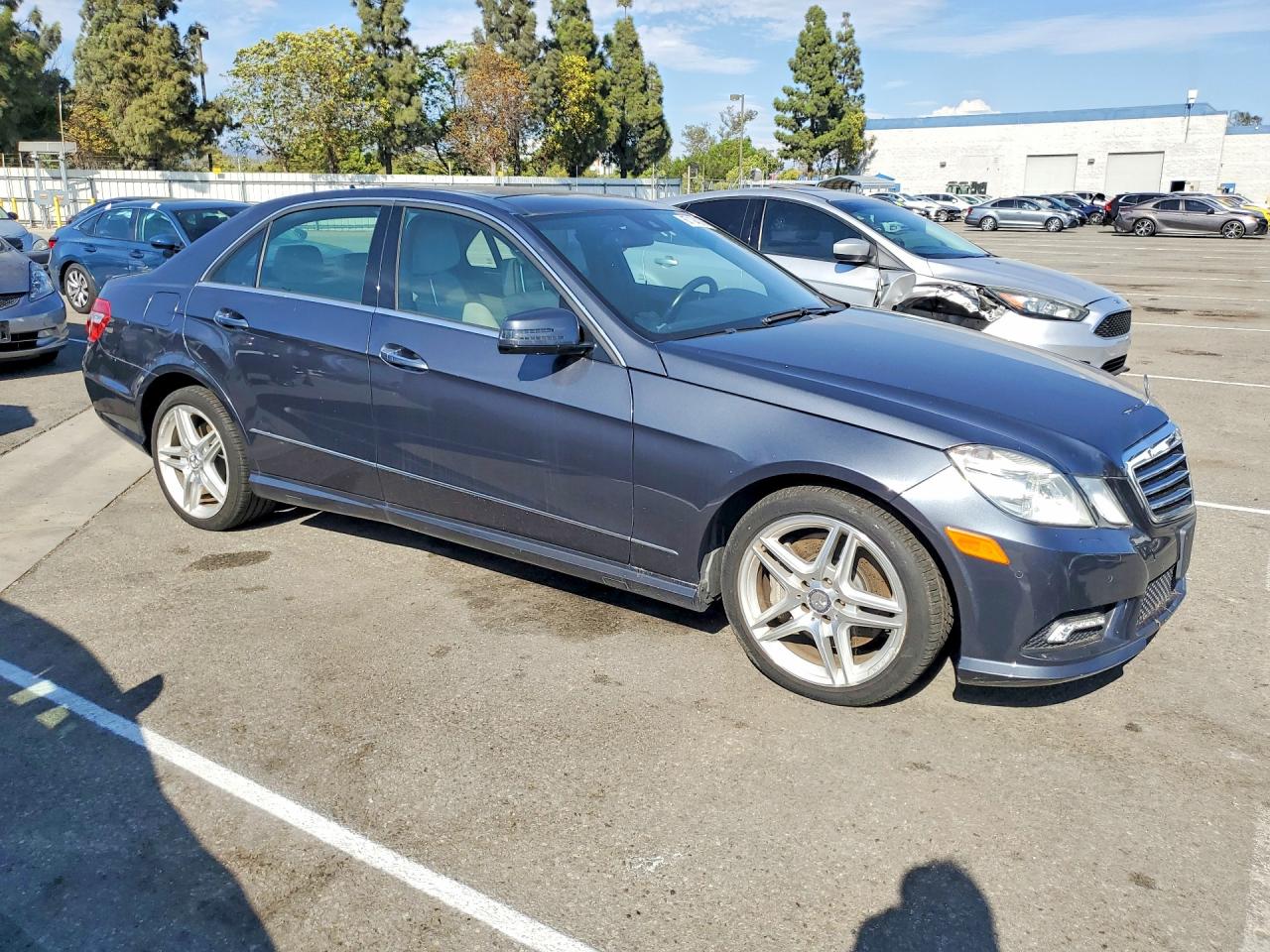 2011 Mercedes-benz E 550 4matic Blue vin: WDDHF9AB1BA364646