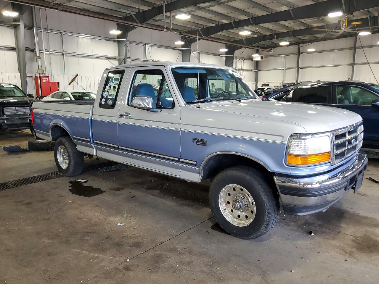 1996 Ford F150 Two Tone vin: 1FTEX14N2TKA58701