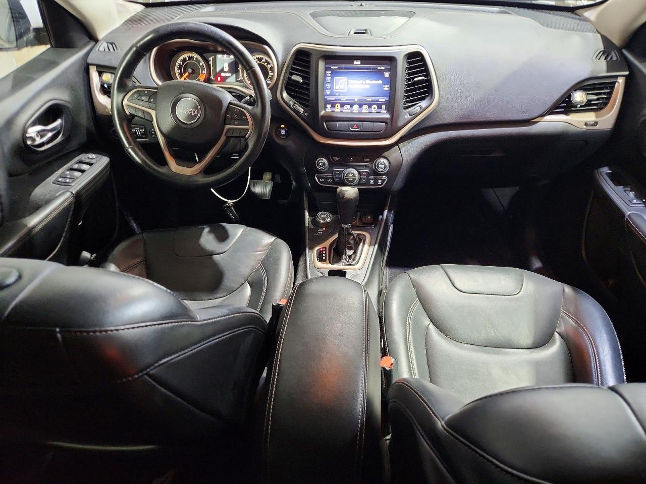 2015 Jeep Cherokee Latitude White vin: 1C4PJMCB0FW635239