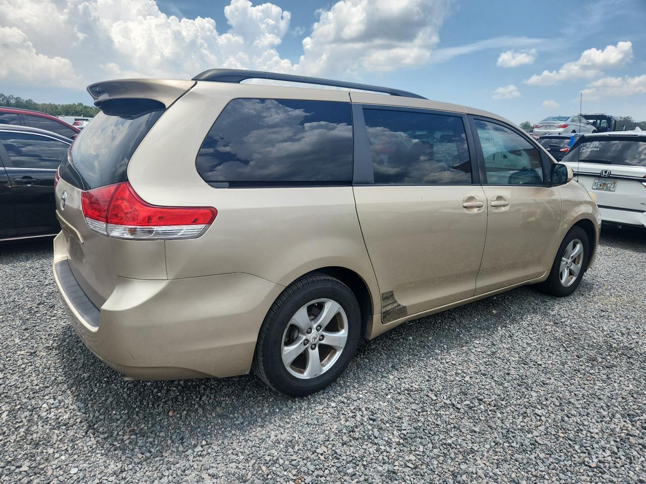 2011 Toyota Sienna Le Gold vin: 5TDKK3DC4BS070481