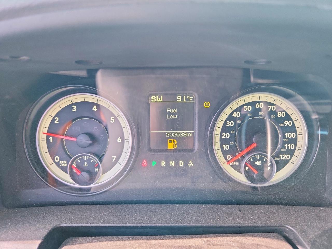 2014 Ram 1500 St Белый vin: 3C6RR6KT6EG262770