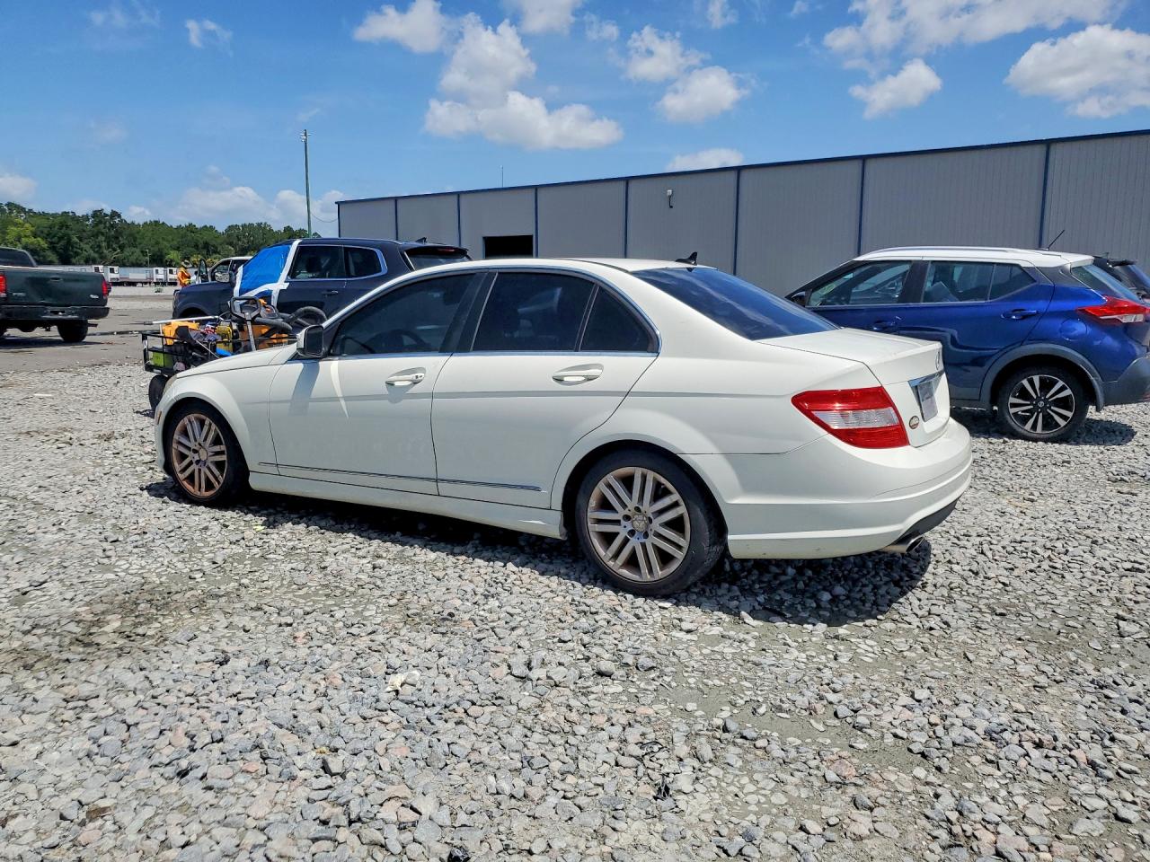 2009 Mercedes-benz C 300 4matic White vin: WDDGF81X49R065262