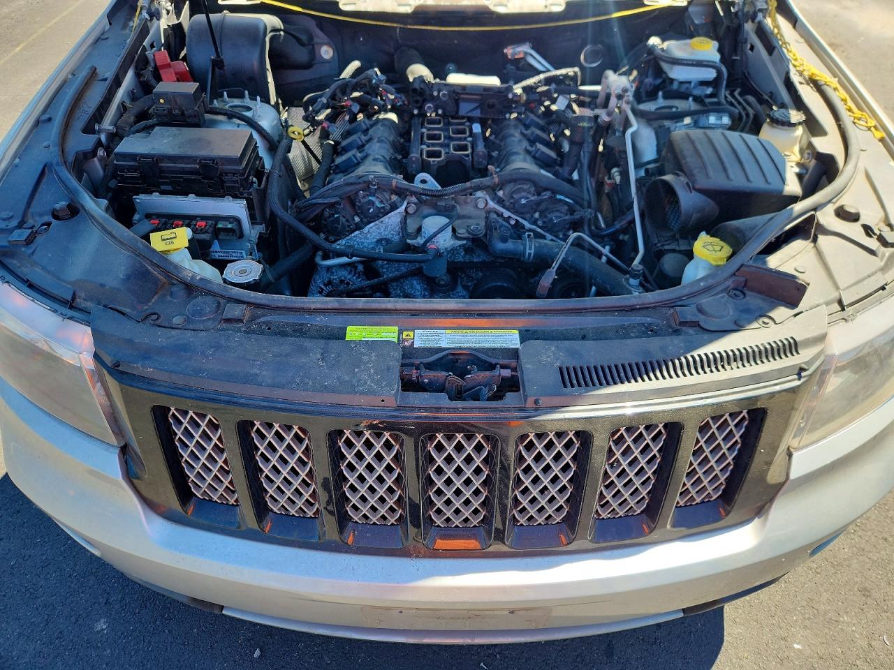2013 Jeep Grand Cherokee Laredo Silver vin: 1C4RJEAG5DC588432
