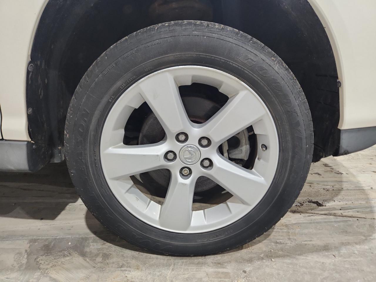 2007 Lexus Rx 350 White vin: 2T2HK31U47C040173 Damage: Right Front Wheel, Curb Rash, > 12 Inches