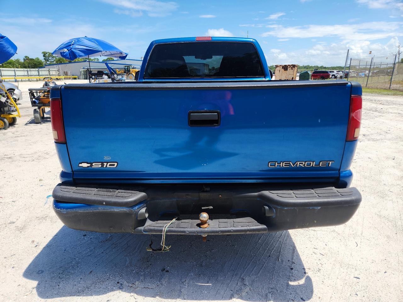 2000 Chevrolet S Truck S10 Blue vin: 1GCCS1447YK176697