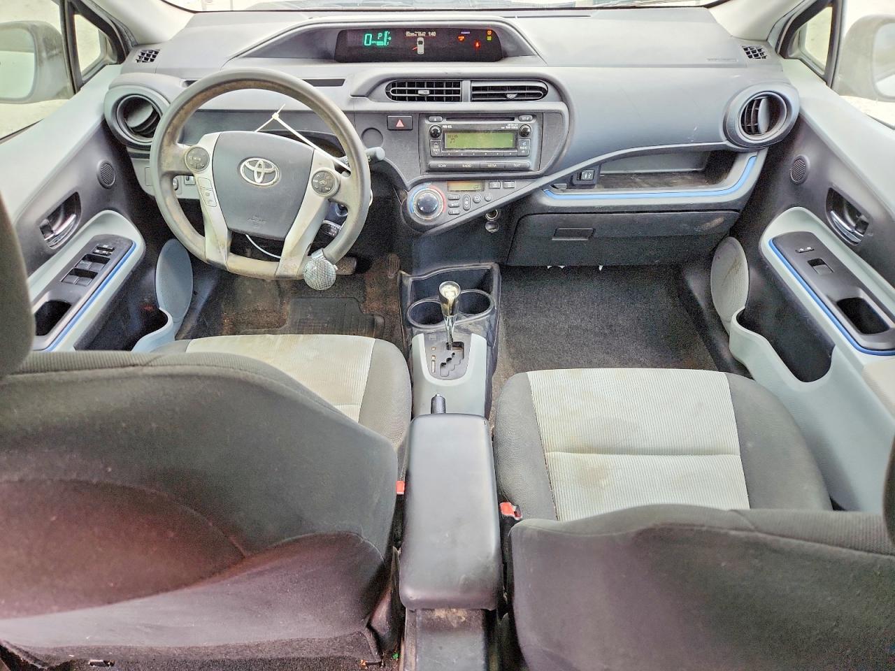 2013 Toyota Prius C Two Белый vin: JTDKDTB37D1532559