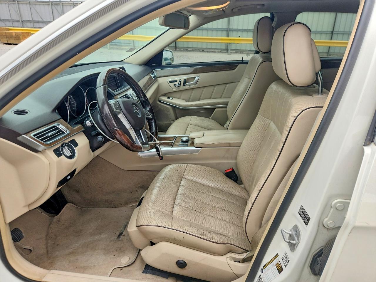 2015 Mercedes-benz E 350 White vin: WDDHF5KB3FB141404
