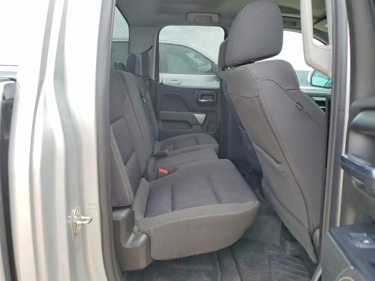 2018 Chevrolet Silverado K1500 Lt Silver vin: 1GCVKREH6JZ287747
