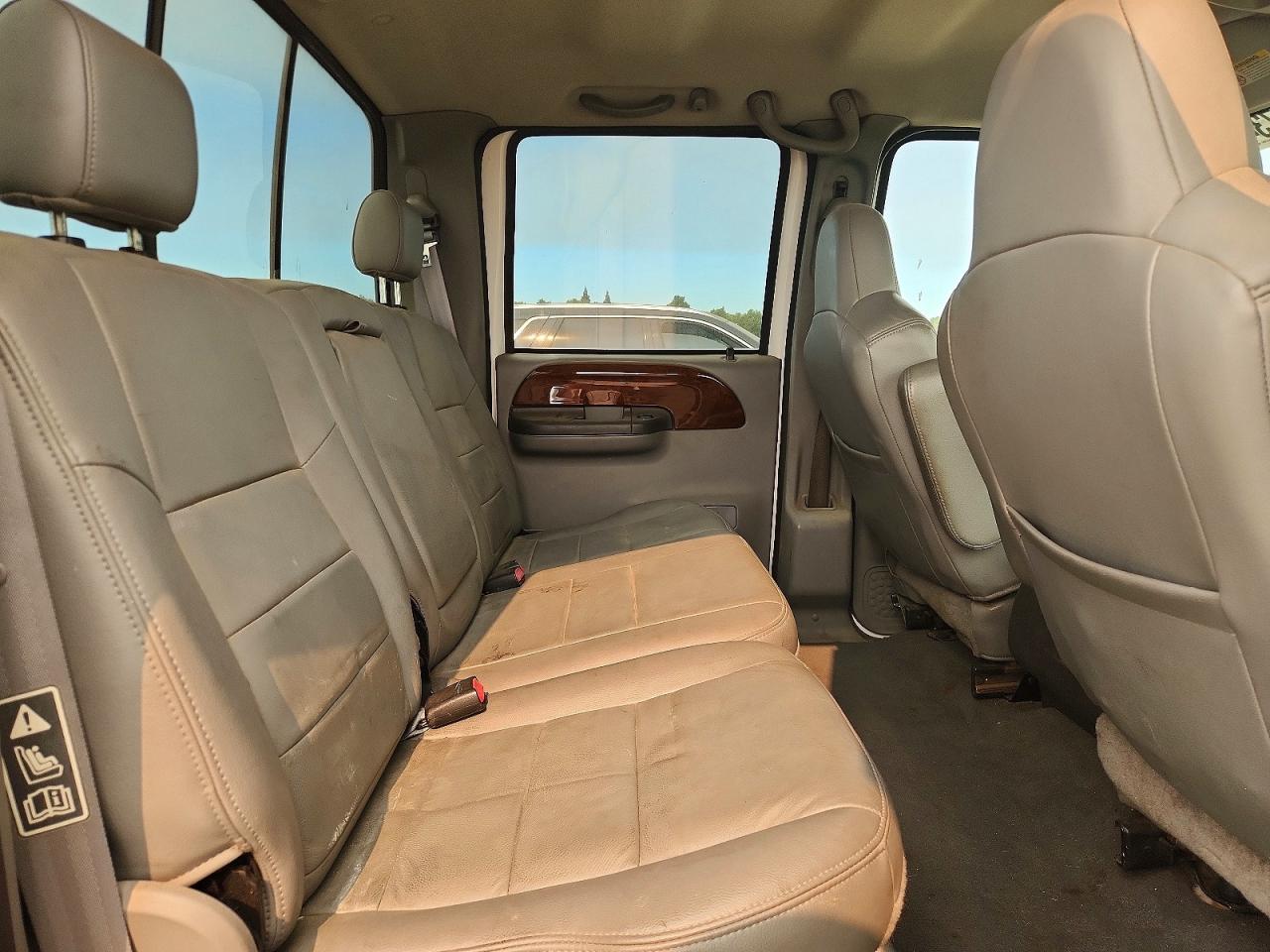 2004 Ford F250 Super Duty White vin: 1FTNW20S94EB39327
