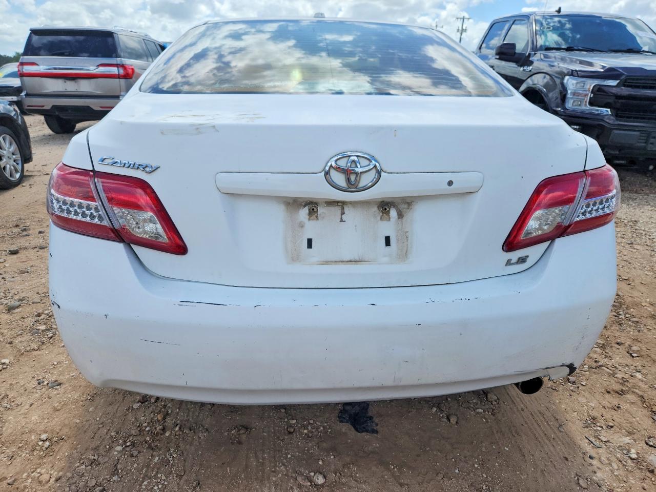 2010 Toyota Camry Le Белый vin: 4T1BF3EK7AU535657