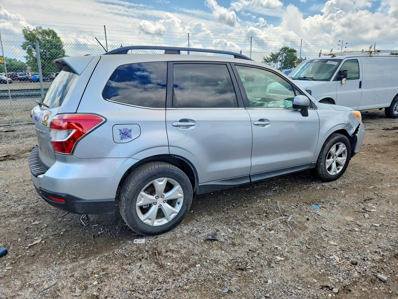 2014 Subaru Forester 2.5i Limited Silver vin: JF2SJAHC0EH502642