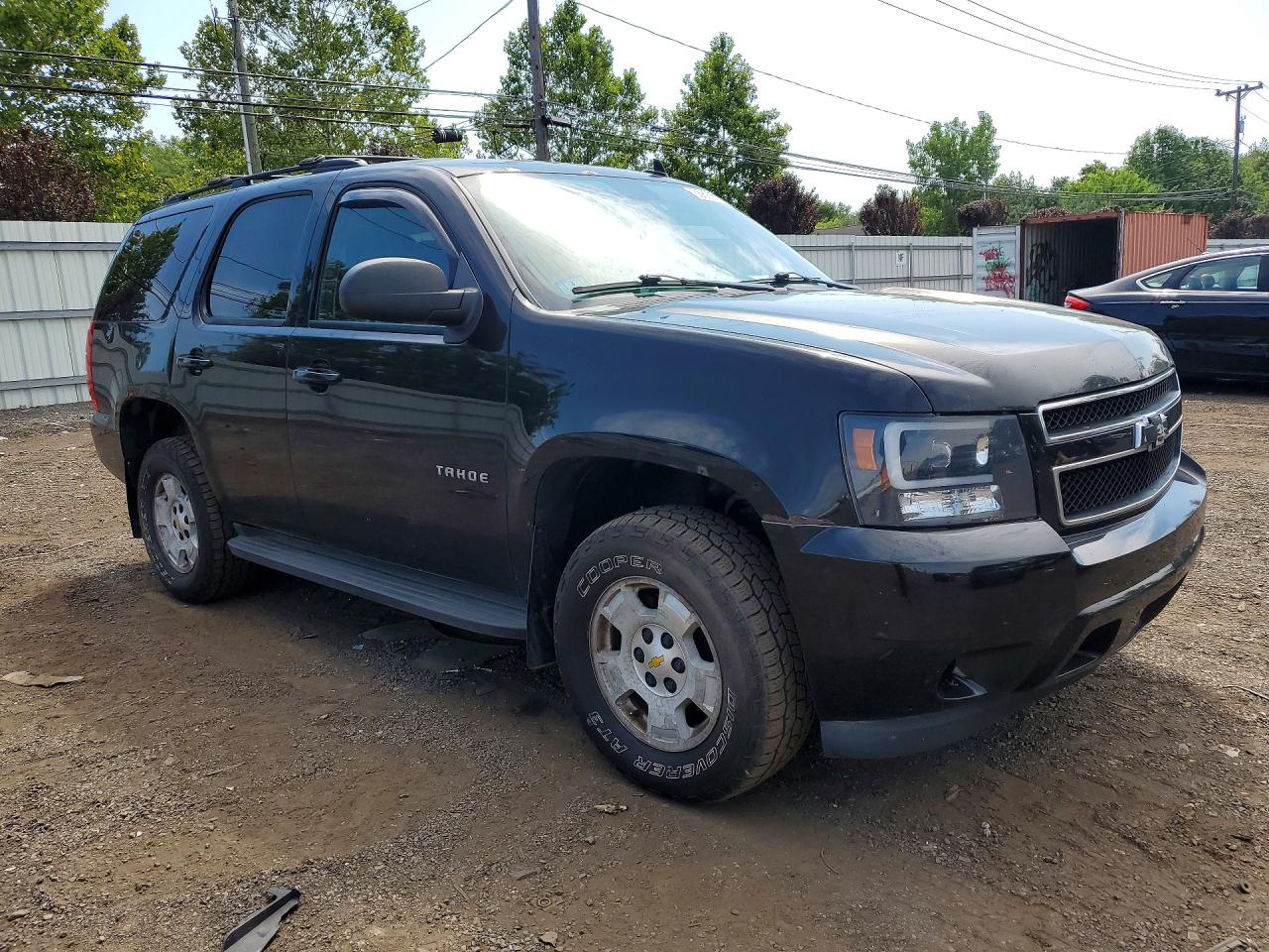 2011 Chevrolet Tahoe K1500 Ls Black vin: 1GNSKAE09BR271906