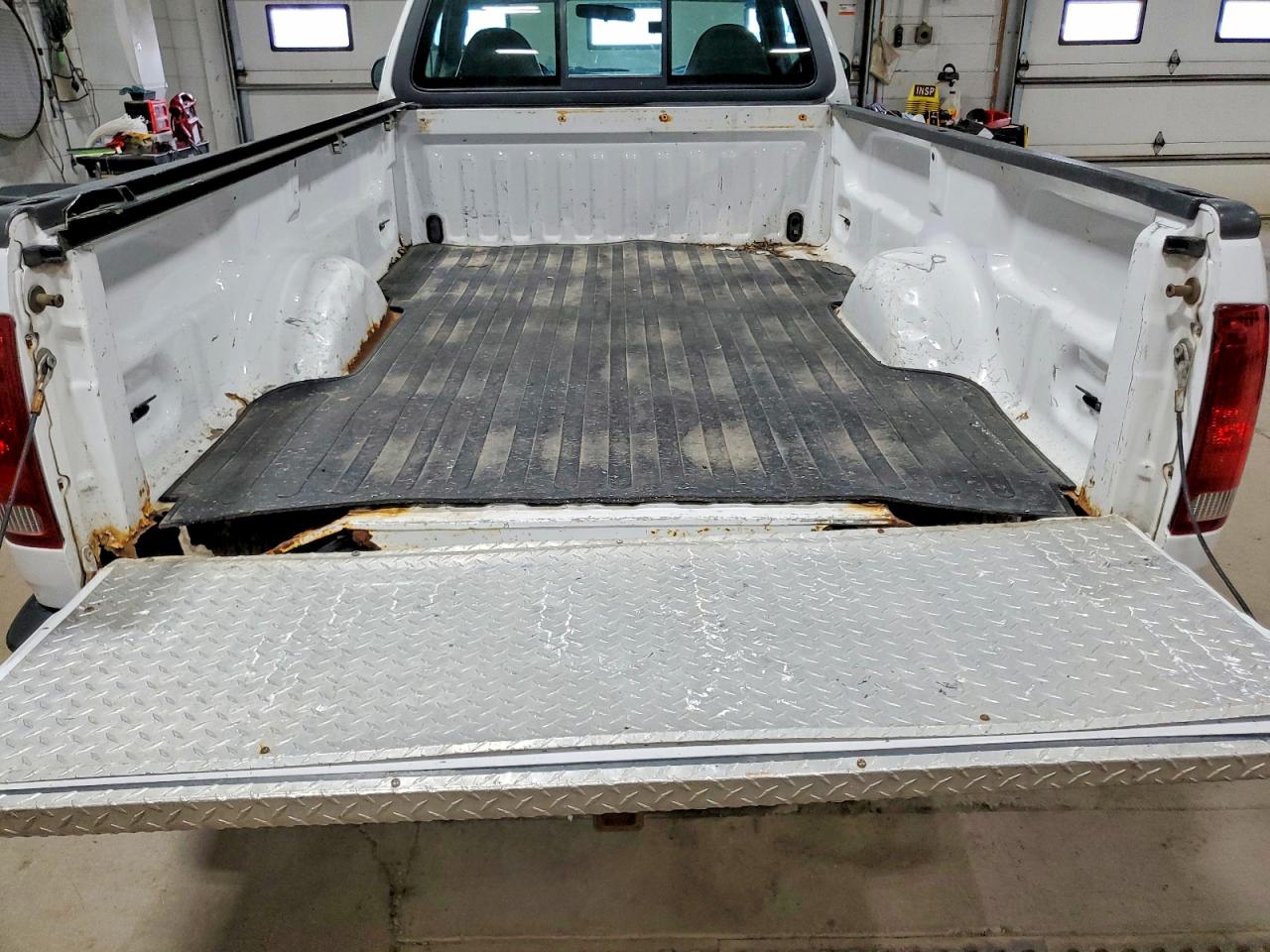 2001 Ford F150 White vin: 2FTPF17L91CA64020