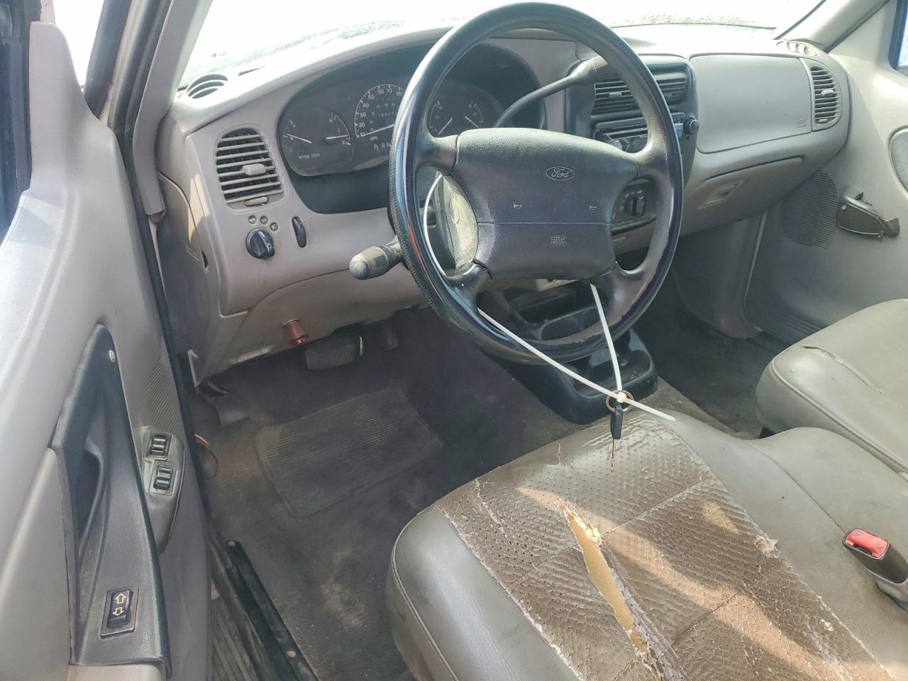 2000 Ford Ranger White vin: 1FTYR10V4YPB06853