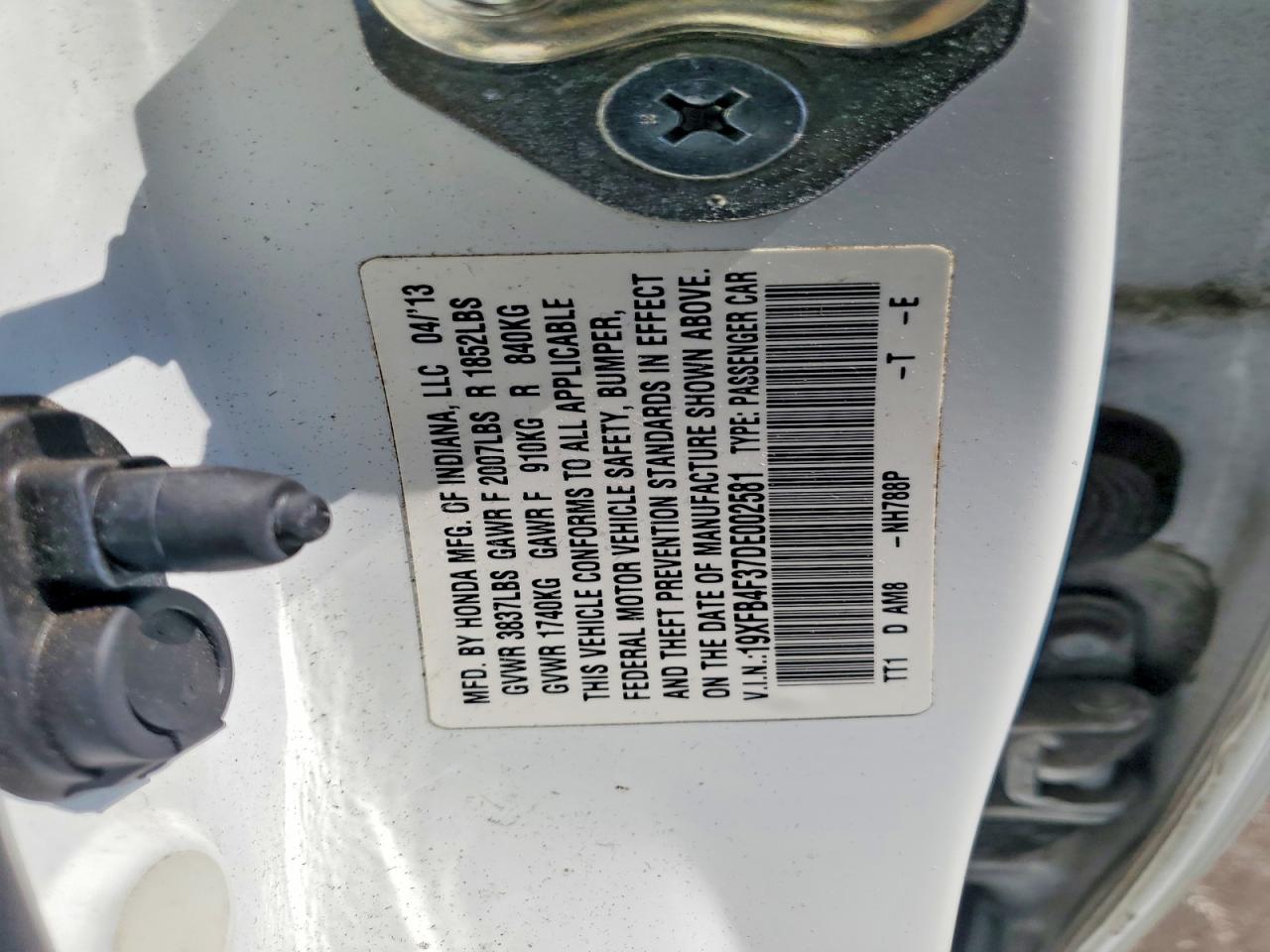 2013 Honda Civic Hybrid L White vin: 19XFB4F37DE002581
