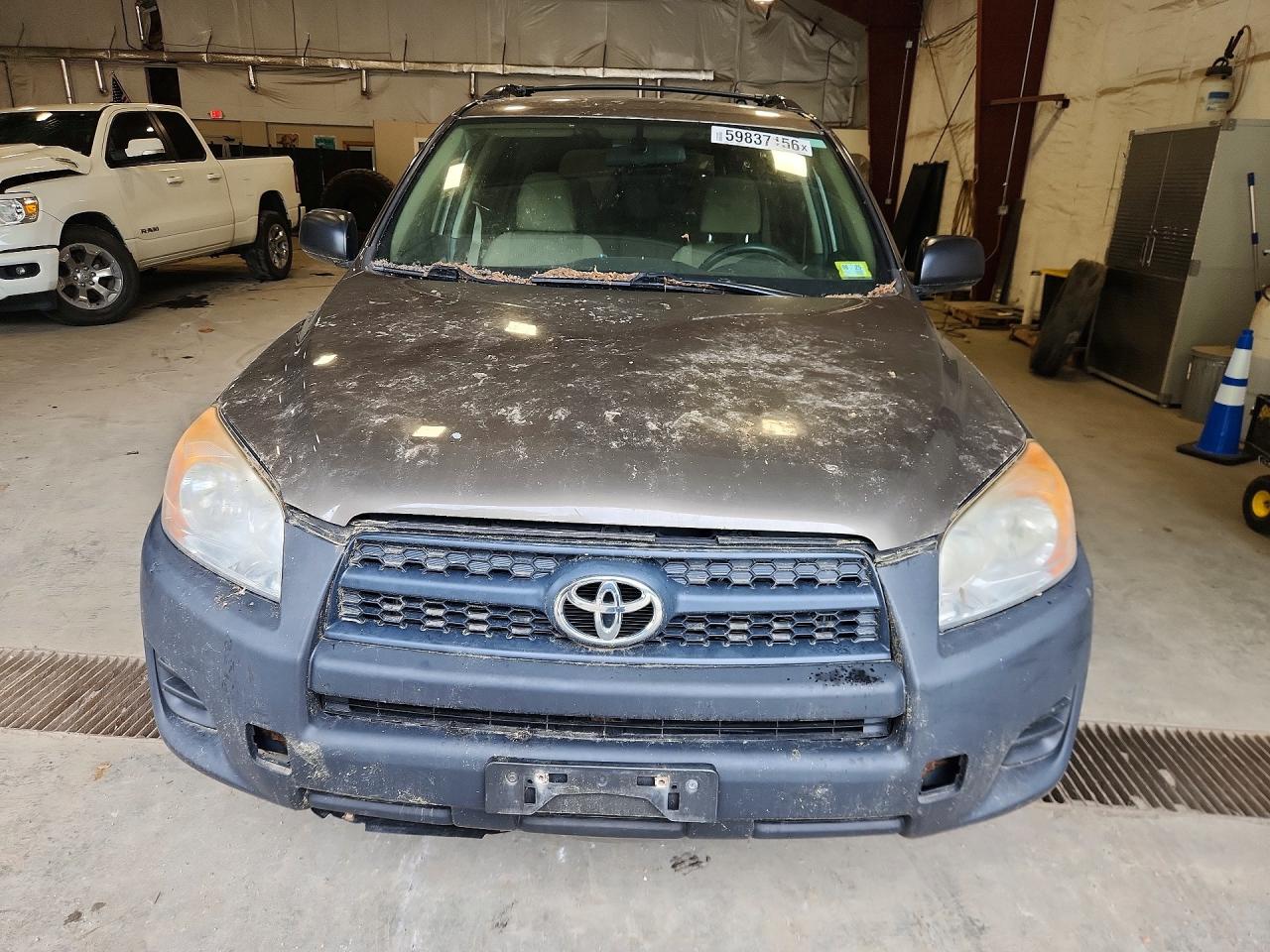 2011 Toyota Rav4 Base Tan vin: 2T3BF4DV0BW161760