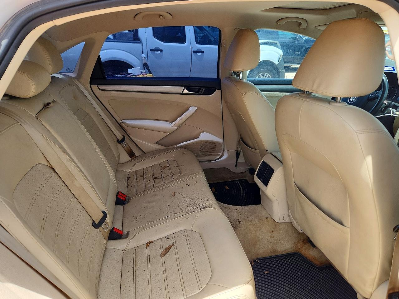 2015 Volkswagen Passat Se Белый vin: 1VWBS7A3XFC026629
