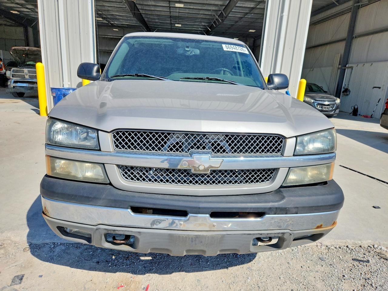 2004 Chevrolet Silverado K1500 Серебряный vin: 1GCEK19T74E207805