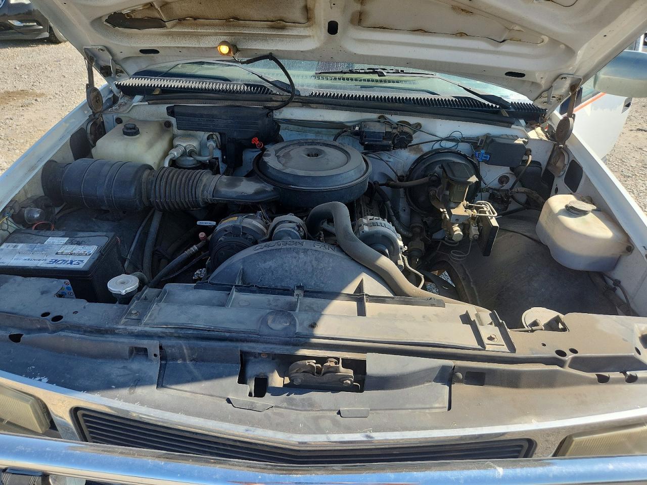 1990 Gmc Sierra C2500 White vin: 1GTFC24KXLZ512874