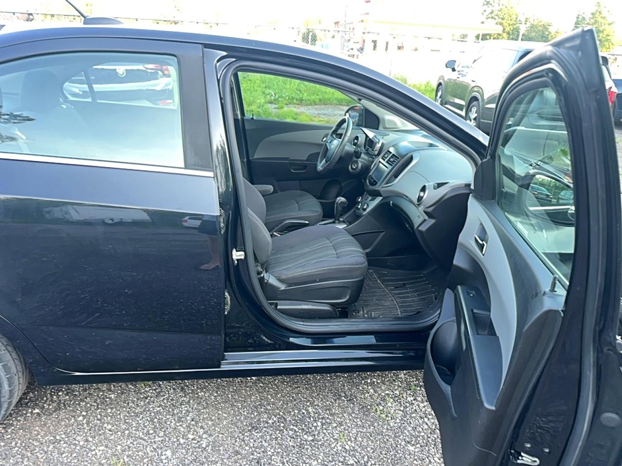 2015 Chevrolet Sonic Lt Black vin: 1G1JC5SH7F4190692