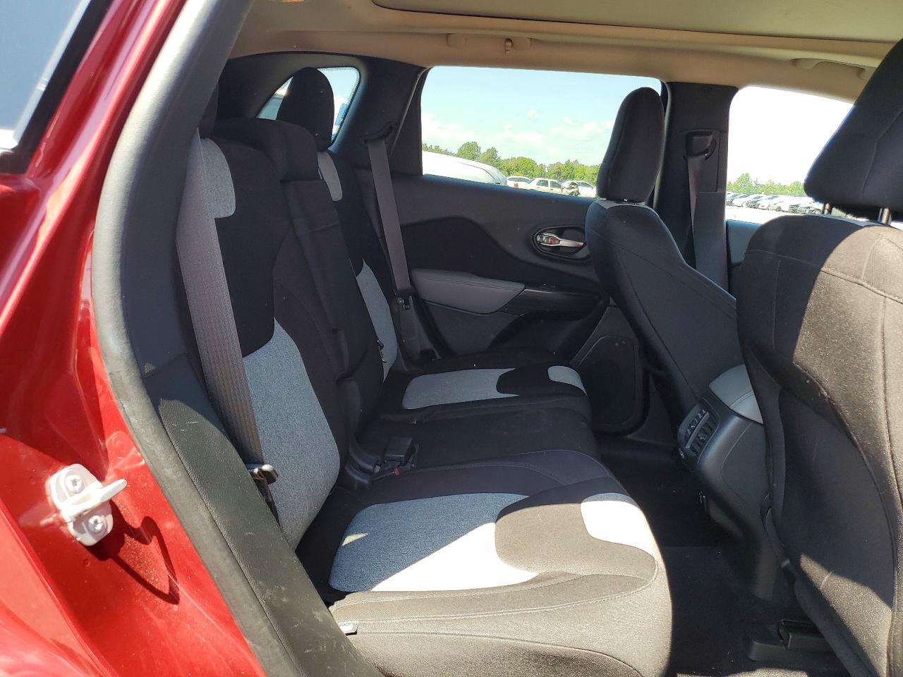 2014 Jeep Cherokee Latitude Red vin: 1C4PJMCS9EW196847