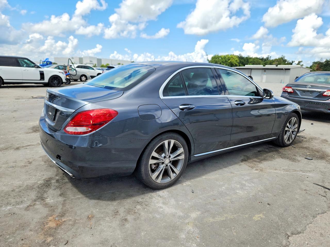 2015 Mercedes-benz C 300 Gray vin: 55SWF4JB9FU048346